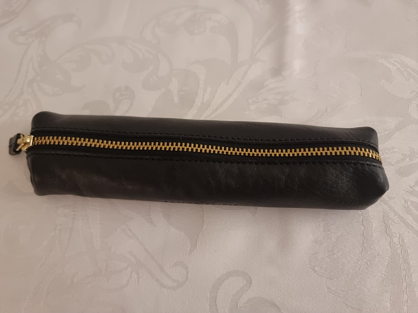 Leder gut, Naht schief