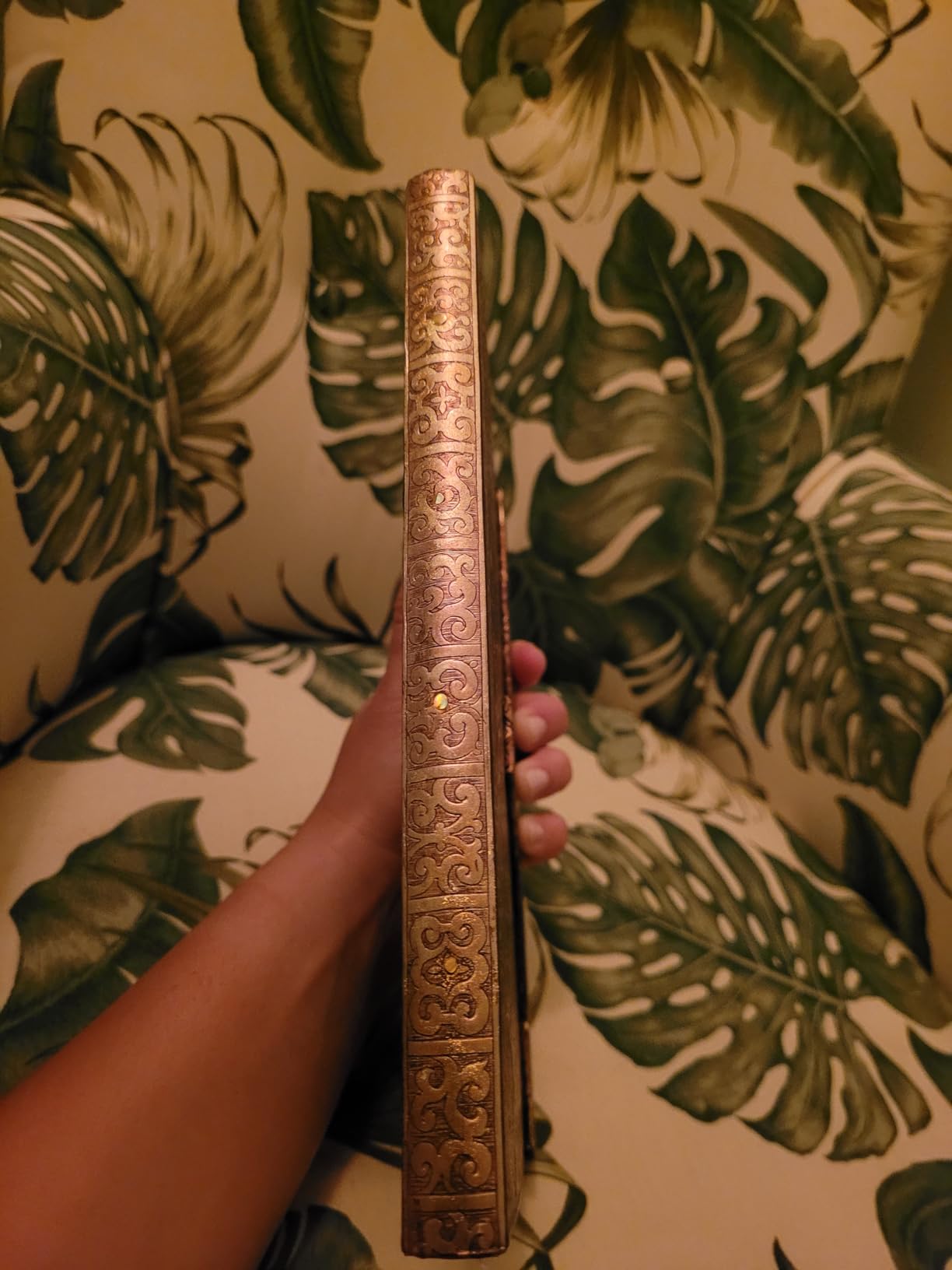 Meine Bibel für Notizen – ästhetisch, stabil und inspirierend: Das Paperblanks Lindau Evangelien Notizbuch Ultra begleitet mich seit zwei Monaten täglich im Studium der Kunstgeschichte und ich bin rundum begeistert