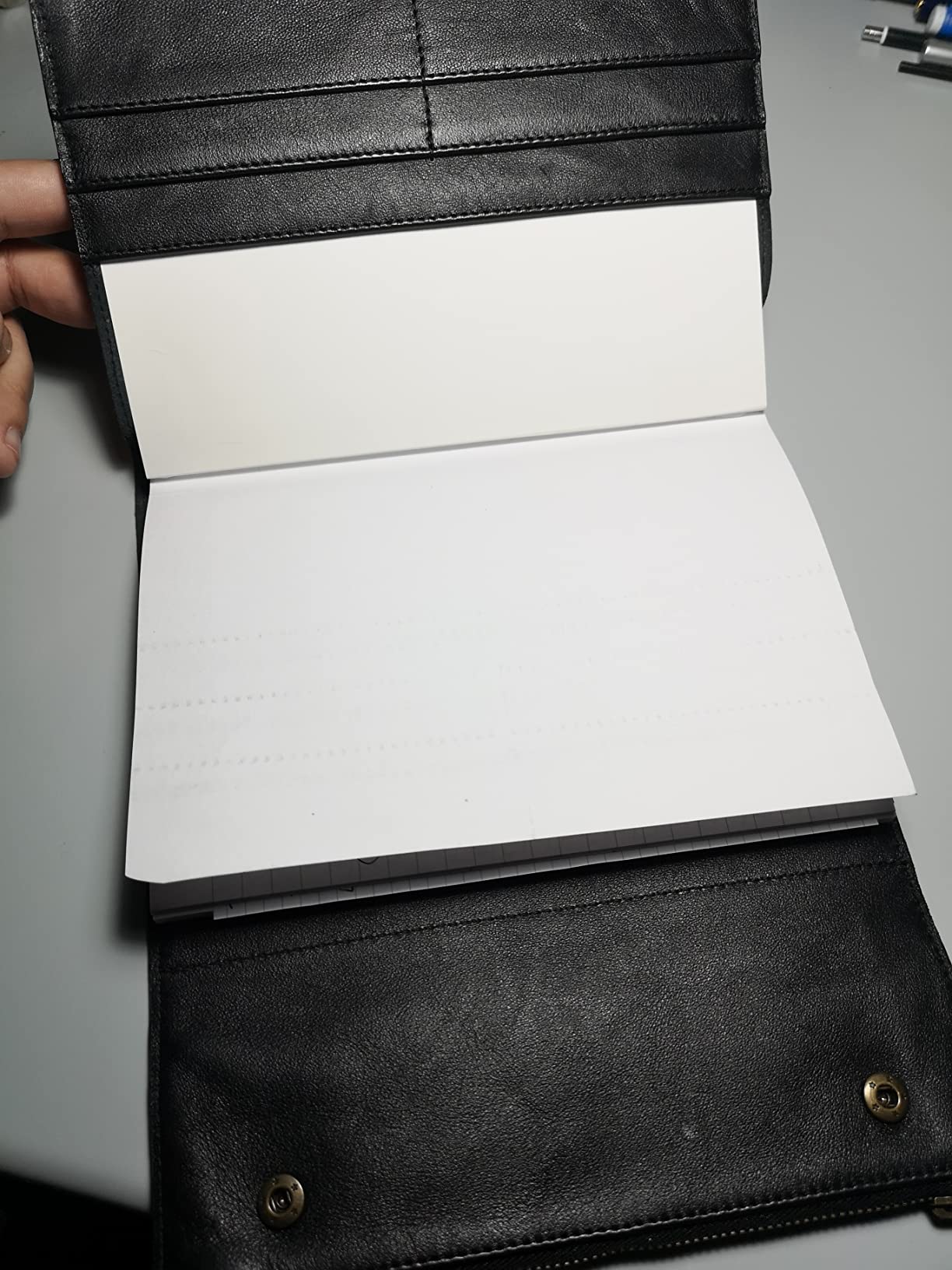 Solide, Papier könnte besser sein